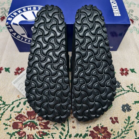 NWT Women's Black Suede Birkenstock Boston Shoes - Narrow Fit - Picture 3 of 7